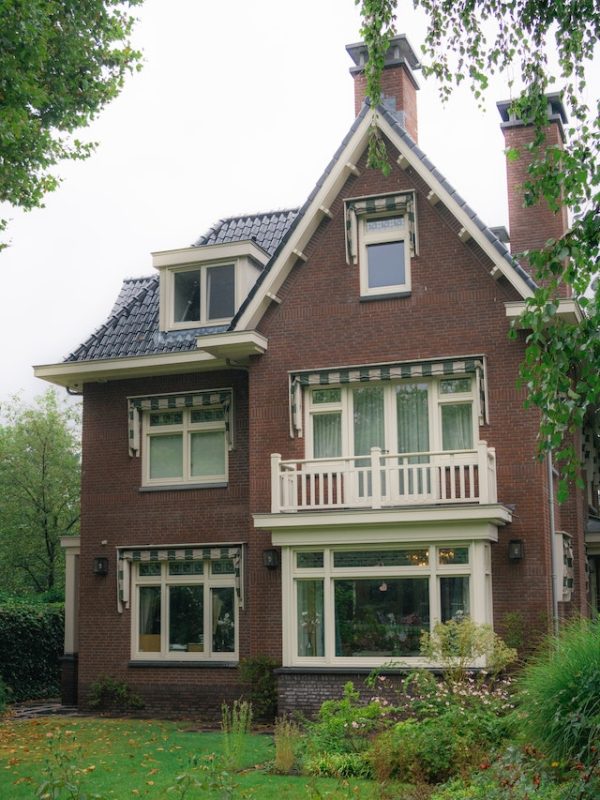 schoonstenen